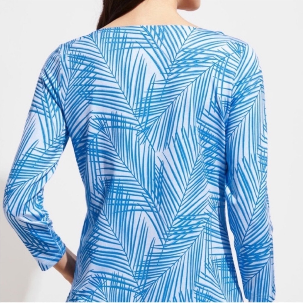 EUC Vineyard Vines Printed Sankaty Top Blue Size Large - Picture 2 of 9